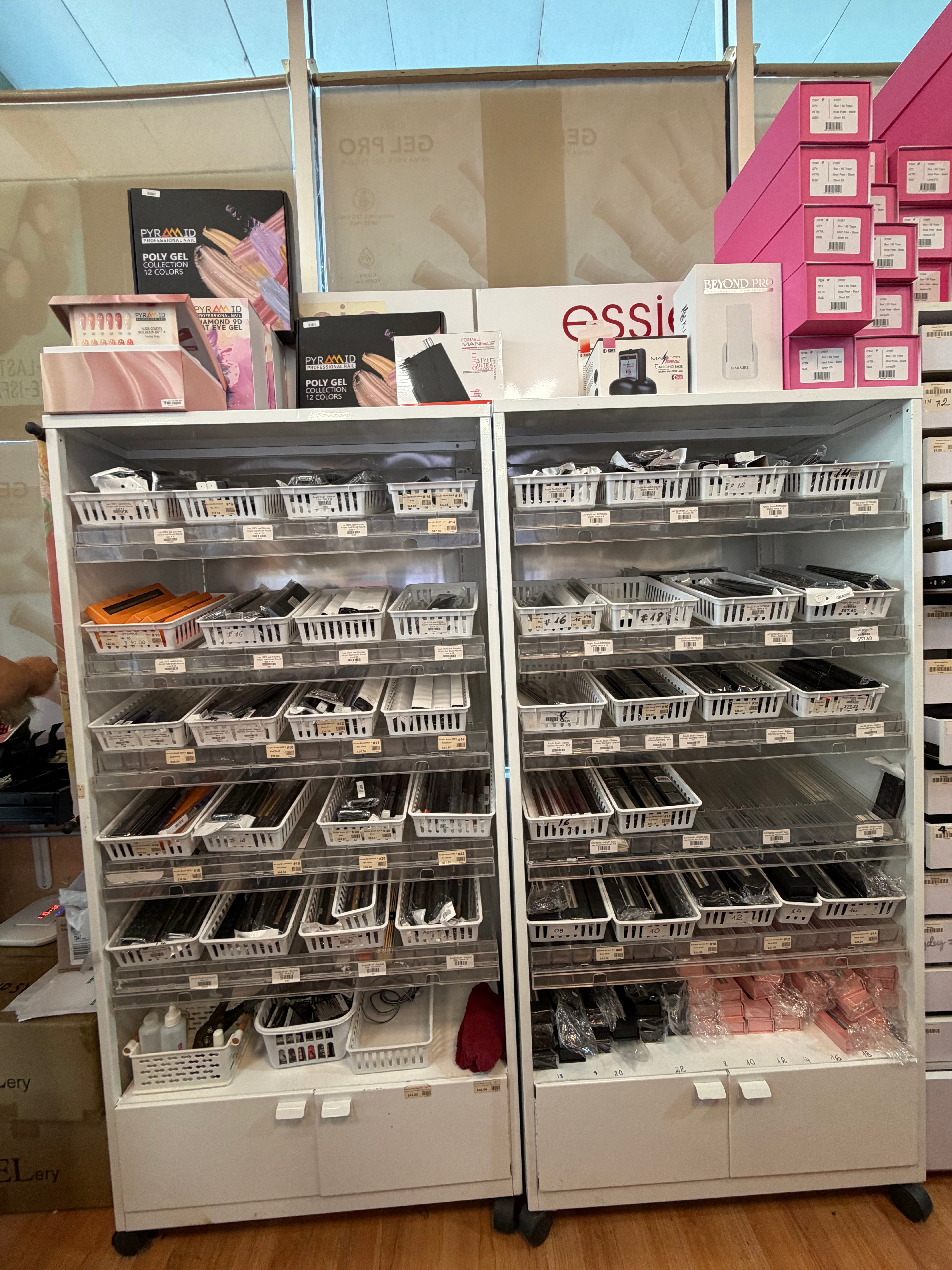 S2 - Cashier 4 (Brush)